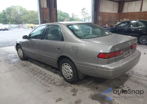 1999 Toyota Camry Le from USA, damaged, VIN 4T1BG22K3XU556347